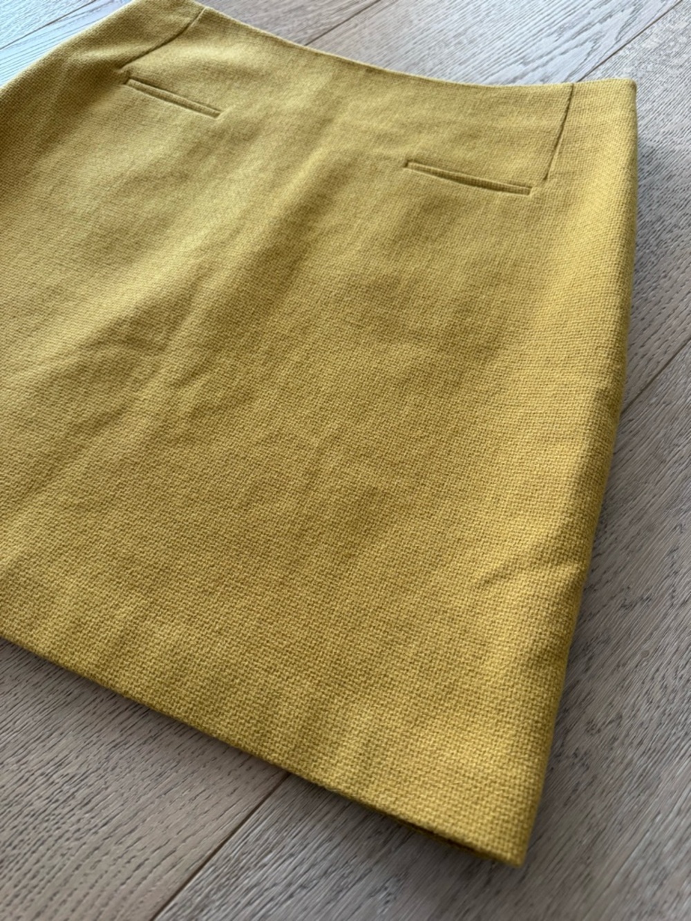 Dalia Collection Wool Blend Vintage Y2K
Mustard Yellow Mini Skirt size 2 - Picture 2 of 8